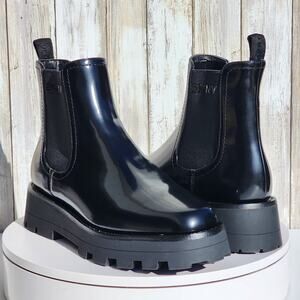 NEW - DKNY Women's Senni Chelsea Lug Boots - Size 10 - Black